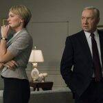 House of Cards: Frank Underwood, interpretado por Kevin Spacey, é um político sem escrúpulos, que trabalha incansavelmente para conquistar Washington e se vingar das pessoas que o traíram. Em suas investidas, conta sempre com a conivência de sua mulher, Claire Underwood, papel de Robin Wright (Foto: Reprodução)