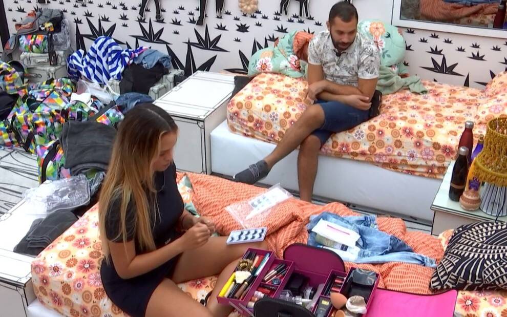 Sarah e Gilberto especulam paredão falso no 'BBB 21' e ...