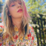 Taylor Swift - Uma das cantoras mais premiadas, e com inúmeras músicas de sucesso, conseguiu acumular uma fortuna avaliada em 365 milhões de dólares (Foto: Instagram)