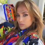 Jennifer Lopez - A cantora é uma das Divas de sua geração e tem uma fortuna avaliada em 150 milhões de dólares (Foto: Instagram/ @jlo)