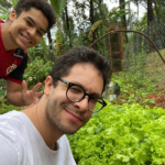 Rainer Cadete também foi pai jovem! Pietro nasceu quando o ator tinha 19 anos. (Foto: Instagram)