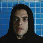 Mr. Robot: Elliot é um jovem programador que trabalha como engenheiro de segurança virtual durante o dia, e como hacker vigilante durante a noite. Elliot se vê em uma encruzilhada quando é recrutado para destruir a firma que ele é pago para proteger. (Foto: Divulgação)