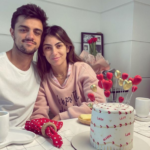 Mariana Uhlman para Felipe Simas - Com baby querendo comer toda a mesa, a outra querendo ler, o cachorro latindo, nosso dia começou.. Como é bom compartilhar a vida com você! Te amo!(Foto: Instagram)