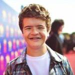 Gaten Matarazzo sofre de displasia cleidocraniana, doença que afeta o desenvolvimento de ossos e dentes. (Foto: Pinterest)