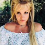 A juíza responsável pelo caso permitiu que a artista contratasse um profissional escolhido por ela mesma, e não por seu tutor. Britney está sob tutela do pai desde 2009, tendo sua vida pessoal e carreira totalmente controlada pelo mesmo. (Foto: Instagram)