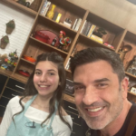 Edu Guedes estudou gastronomia em Bologna, ele abriu uma sorveteria em São Paulo e ainda apresenta o programa "The Chef" da Band. (Foto: Instagram)