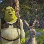 Steven Spielberg iria produzir o filme quando as primeiras ideias surgiram em 1991. Seria uma animação desenhada à mão e teria Bill Murray como Shrek e Steve Martin como Burro. No primeiro rodeiro Shrek iria ser um cavaleiro e precisaria resgatar Burro de uma bruxa malvada (Foto: Pinterest)