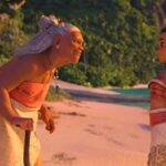 A relação entre Moana Waialiki e Tala é um dos pilares da animação “Moana: Um Mar de Aventuras”. Motivada pelos ensinamentos de sua avó,a jovem encontra a inspiração para descobrir mais sobre os seus antepassados em uma ilha mítica. (Foto: Divulgação)