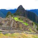 Machu Picchu está localizada sobre uma montanha de granito no Peru. O destino é um dos lugares mais famosos da América do Sul. (Foto: Pexels)