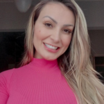 Andressa Urach se emocionou ao falar do seu tempo na igreja (Foto: Instagram)