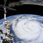 Diretamente da Estação Espacial Internacional, o astronauta Thomas Pesque conseguiu fotografar a tempestade antes da sua chegada. (Foto: Nasa)