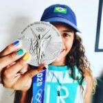 Rayssa Leal ganhou prata no skate street (Foto: Instagram)