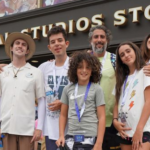 O apresentador disse estar muito feliz com a companhia de Boninho e ainda gravou mais alguns stories contando como foi a experiência de estar na frente do "Caldeirão" (Foto: Instagram)