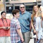 Se em Modern Family o personagem Luke é um menino limitado e não muito inteligente, seu intérprete Nolan Gould percorre caminho diferente. Pois o menino conta com um Q.I de 150 pontos e com apenas 14 entrou para uma universidade. O menino prodígio ainda faz parte de um associação de gênios, que reúne pessoas com inteligência acima de 98% das demais. (Foto: Divulgação)