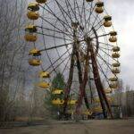 Zona de Exclusão de Chernobyl - A cidade de Chernobyl foi destruída por inteira devido a radiação, porém algumas áreas recebem turistas devido ao controle da mesma. No entanto, na zona de exclusão a entrada é proibida (Foto: Pinterest)