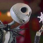 “O Estranho Mundo de Jack” - Jack Skellington é um ser fantástico que mora na Cidade do Halloween. Depois de atravessar para o portal do Natal, Jack retorna a sua cidade e propõe que eles sequestrem o Papai Noel para fazerem o seu próprio natal. (Foto: Divulgação)