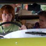 Mas nem só na saga ele contracenou. Em 2006 ele estreou Driving Lessons, uma comédia-drama, onde atuou ao lado de Julie Walters, a atriz que interpreta Molly Weasley, sua mãe nos filmes de Harry. (Foto: Divulgação)