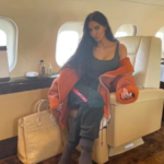 Kim Kardashian sofre de psoríase (Foto: Instagram)