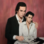 O músico Nick Cave teve dois filhos gêmeos chamados Arthur e Earl, com Susie Bick. No entanto, em 2015, quando os meninos estavam com 15 anos, Arthur caiu de um despenhadeiro na cidade de Brighton, na Inglaterra. Infelizmente o acidente foi fatal e a autópsia revelou que o garoto tinha usado LSD. (Foto: Instagram)