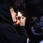 Thomaz também postou uma foto em que aparecia consumindo a droga (Foto: Instagram)