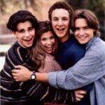 A série de comédia foi um sucesso nos anos 1990, acompanhando os eventos cotidianos e as lições de vida do pequeno Cory Matthews (Ben Savage) desde sua infância até o momento em que ele entra na faculdade. (Foto: Divulgação)