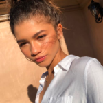 9. Zendaya - Antes de se tornar famosa, Zendaya vendia ingressos para o California Shakespeare Theater, onde sua mãe trabalhava. Agora as pessoas compram ingressos para ver a atriz no cinema! (Foto: Instagram)