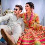 Nick Jonas casou com a atriz Priyanka Chopra em 2018. Os pombinhos oficializaram a união com duas cerimônias: uma hindu e outra cristã. (Foto: Instagram)