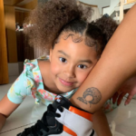 A cantora e ex-BBB fez uma tatuagem em homenagem à filha (Foto: Instagram)