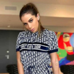 “A Anitta pediu sim as autorizações devidas e deu nessa nova música os créditos devidos aos autores originais, Júnior e Leonardo”, declarou o DJ. (Foto: Instagram)