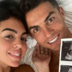 Em suas redes sociais, Georgina Rodriguez e Cristiano Ronaldo anunciaram a novidade em um clique com o ultrassom. (Foto: Instagram)