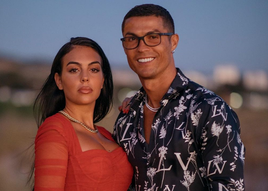 Cristiano Ronaldo anuncia que será padre de mellizos: «Corazones llenos de amor»