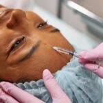 Botox é um procedimento que utiliza toxina botulínica para suavizar rugas e linhas de expressão no rosto. (Foto: Pexels)