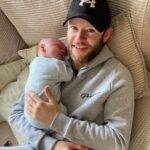 O ex-Harry Potter se tornou papai neste ano. Seu primeiro filho, Cooper, fruto de seu relacionamento com Shannon McCaffrey, nasceu em janeiro. (Foto: Instagram)