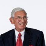 Eli Broad, um bilionário que conquistou sua fortuna com o ramo imobiliário, dedicou parte de sua vida a ações filantrópicas, usando seus recursos para financiar atividades culturais em Los Angeles. (Foto: Facebook)