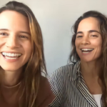 As atrizes Bianca Comparato e Alice Braga assumiram o namoro em janeiro de 2020. Reservadas, elas já apareceram em uma live juntas, mas raramente publicam cliques nas redes sociais. (Foto: Instagram)