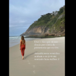 “Dias e dias que não descia [para a praia] por conta da pneumonia que tive”, revelou Isabella Santoni em suas redes sociais. (Foto: Instagram)