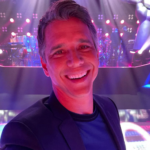 O apresentador assumiu o comando do ‘The Voice Kids’ após a saída de André Marques. (Foto: Instagram)