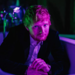 Ed Sheeran ganhou a categoria de Artista do Ano e Música do Ano com a canção “Bad Habits”. (Foto: Instagram)