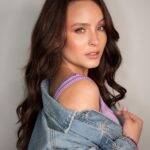 Larissa Manoela começou sua carreira como atriz bem novinha, e participou das principais novelas musicais do SBT. (Foto: Instagram)