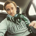 Tom Felton contou que consegue ter o melhor dos dois mundos, já que não sofre com o assédio dos fãs (Foto: Instagram)