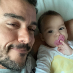 O ator abriu o coração sobre a internação da filha Pietra, de oito meses, por conta de uma infecção urinária. (Foto: Instagram)