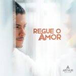 Nessa última sexta-feira (17), Arthur Aguiar, 32 anos, publicou uma música chamada "Regue o Amor" nas plataformas em que fala dos altos e baixos de sua conturbada relação com a empresária Mayra Cardi, 38, com quem reatou o romance recentemente. (Foto: Divulgação/YouTube)