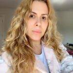 A cantora Joelma também dispensa o uso de makes em suas fotos e opta por se mostrar naturalmente na web. (Foto: Instagram)