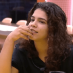 A atriz revelou que pensou em apertar o botão de desistência do BBB 22 (Foto: Globo)