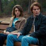 O casal de "Stranger Things" parece firme e forte na vida real – até mais que na série do Netflix. (Foto: Divulgação/Netflix)