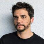 Wagner Moura cresceu presenciando o trabalho escravo enquanto morava em uma região rural do Brasil, e hoje luta contra o problema. O ator foi nomeado como Embaixador da Boa Vontade da Organização Internacional do Trabalho pela ONU. (Foto: Instagram)