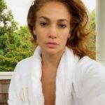 Jennifer Lopez nunca escondeu o desejo de se tornar mãe, no entanto, quando aconteceu, resolveu manter longe da mídia. A cantora começou a levantar suspeitas da gravidez, mas sempre negou. (Foto: Instagram)