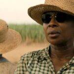 Mudbound - Lágrimas Sobre o Mississipi: Laura se casa com Henry McAllan e sua nova família se muda para uma fazenda no delta do Rio Mississipi. Lá, uma família negra, os Jackson, são responsáveis por ajudar no trabalho pesado com o plantio e a colheita. O pai idoso de Henry, Poppy McAllan, luta para manter os privilégios dos brancos no terreno, enquanto o irmão de Henry, Jamie, desenvolve uma boa amizade com os caseiros por compartilharem traumas da guerra. Um violento conflito marca a convivência entre os McAllan e os Jackson. (Foto: Divulgação)