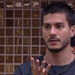 Arthur Aguiar discutiu com PA nesta quarta-feira (16) (Foto: Globo)