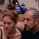 Tanto Ana, quanto Kaysar ganharam um carro, no entanto, precisaram decidir quem estaria imune. Com muito aperto no coração, o sírio decidiu ceder e deixar que a família Lima garantisse o quarto lugar do reality. (Foto: TV Globo)